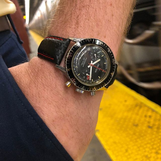 analogshift's tweet photo. Beat the heat and get out of the city this weekend!
.
.
Link in bio to a cool Kitchen Sink!
.
.
croton #vintagecroton #chronomaster #aviator #seadiver #blackdial#touchofred #womw #nyc #lighting #photography #watchpassion #watchfam #watchmania #watchaddict #menstyle #watchoft… https://t.co/sE3qAkBEpC