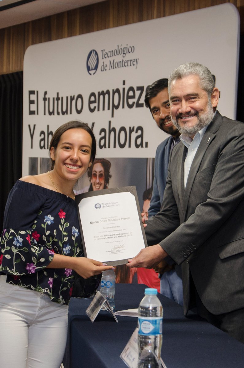 rcomonfo's tweet photo. Es un gusto darle la bienvenida a jóvenes talentosos y destacados alumnos veracruzanos quienes hoy se suman a una nueva generación de #LíderesdelMañana, que sea el comienzo de una etapa exitosa y llena de sueños cumplidos. ¡Bienvenidos al Tec de Monterrey, su casa! https://t.co/EvRfXJNgo2