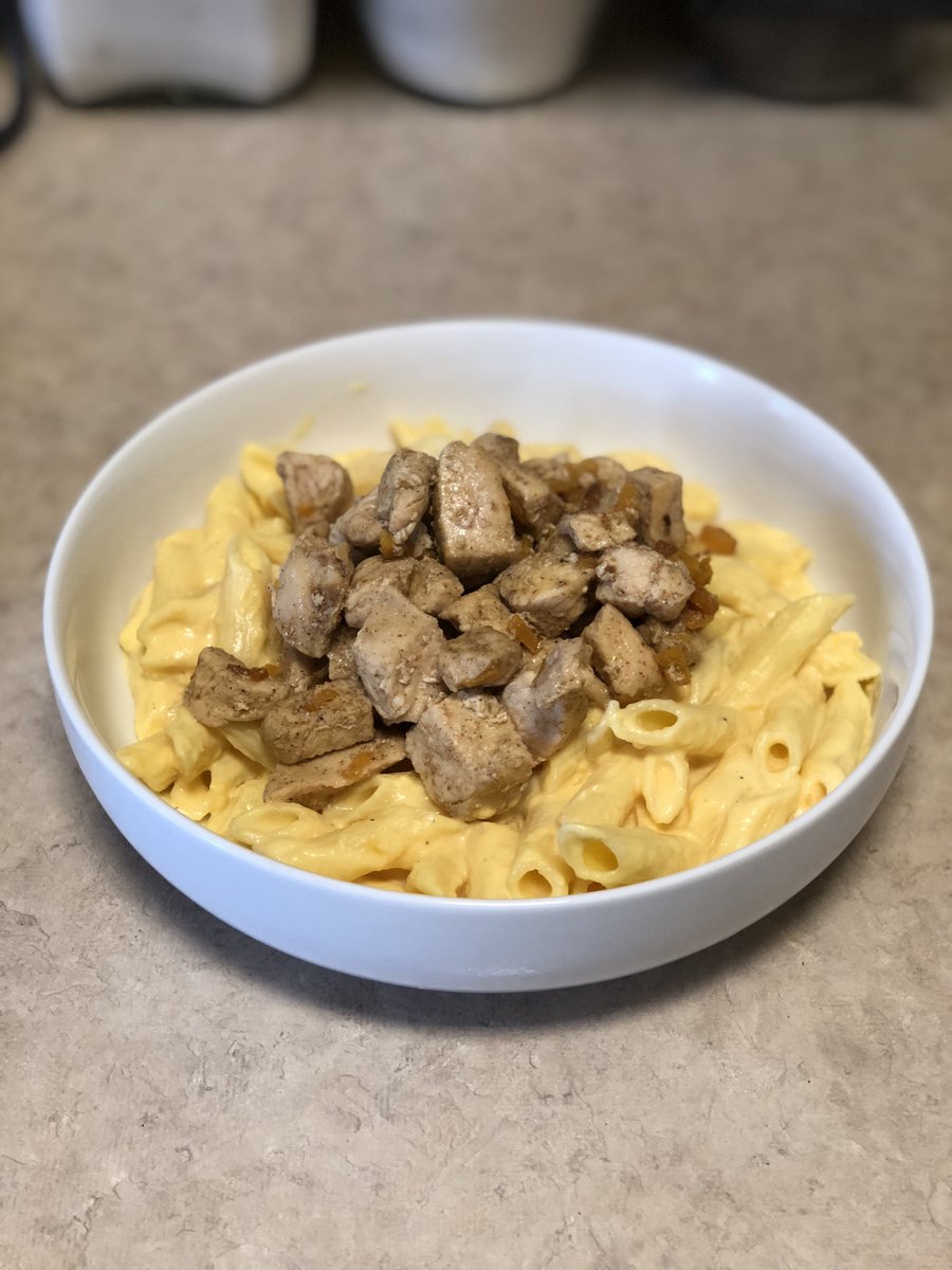 ShawnanigansLLC's tweet photo. Gluten Free Pasta is something we love to play with!  #GlutenFree #Penne #ButterNutSquash #GoatCheese #ItIsAllAboutTheSauce #ChefLife #Dinner https://t.co/nwXZozci6M