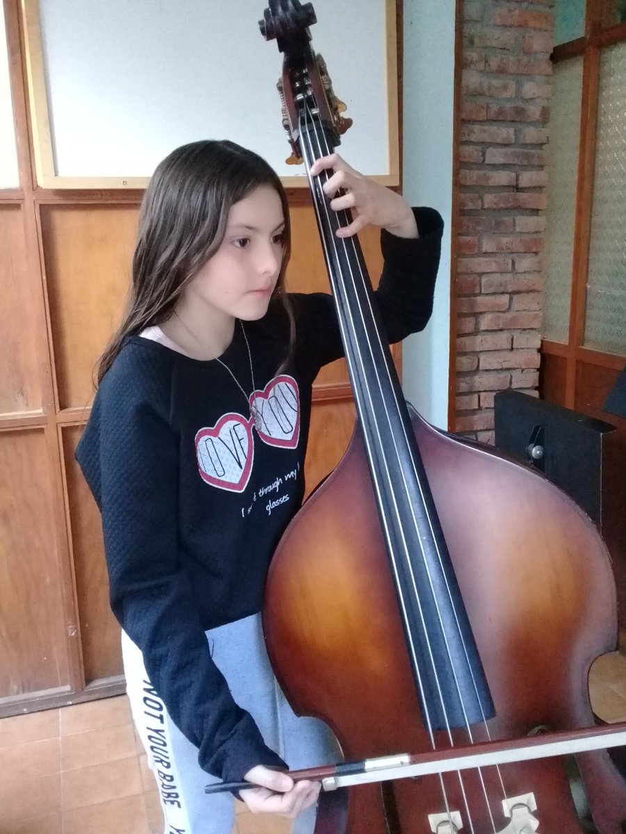JuvenilFlorida's tweet photo. Este sábado 21 en el teatro 25 de agosto de Florida, Uruguay. Recital de música de cámara. Niños y jóvenes del Sistema Uruguay. Sede Florida. 20:00 horas. 
Algunas de nuestras solistas... Anyela Ramírez, trompeta y Eugenia Cerruti, contrabajo. Entrada Libre. https://t.co/NyyjDUZ5wv