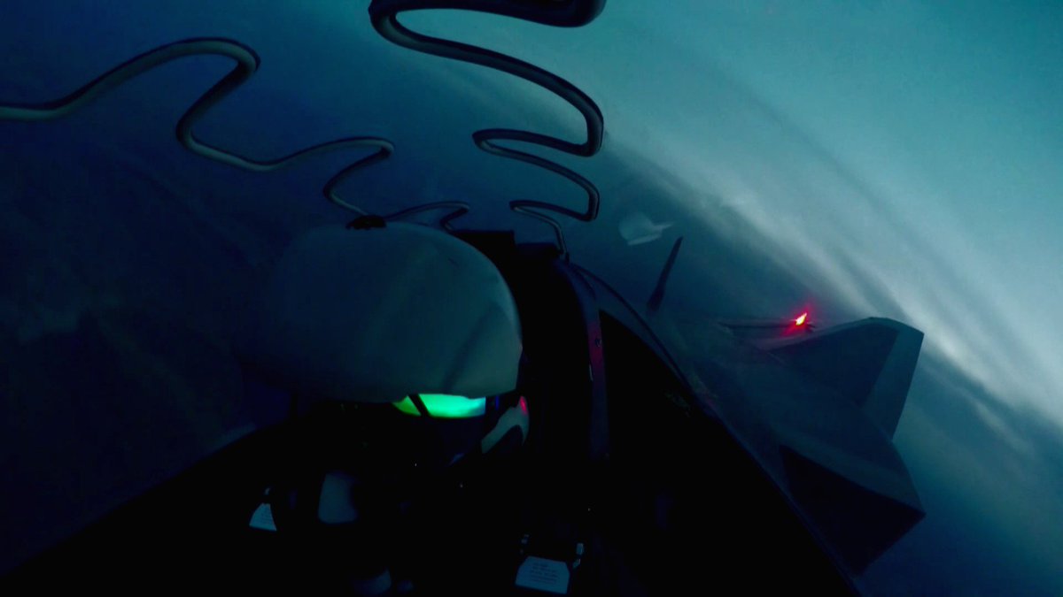 dafengcao's tweet photo. J-20 night combat training. https://t.co/Uz4TzdX2mw