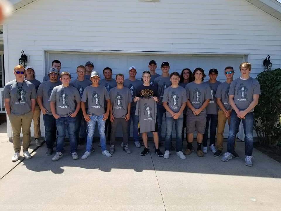 ClashCure's tweet photo. Some of the team giving JT a gift card before he has colon cancer surgery this month. https://t.co/BhjELNdWAy