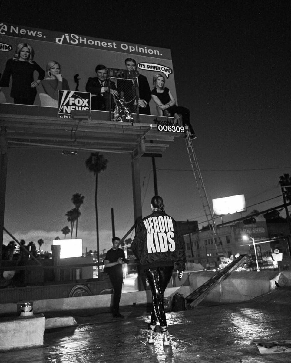 ThisIsChrisMay's tweet photo. 🖤 New #PorcelainBlack photos have emerged #HEROINKIDS 🖤 https://t.co/TNePOOEYR4