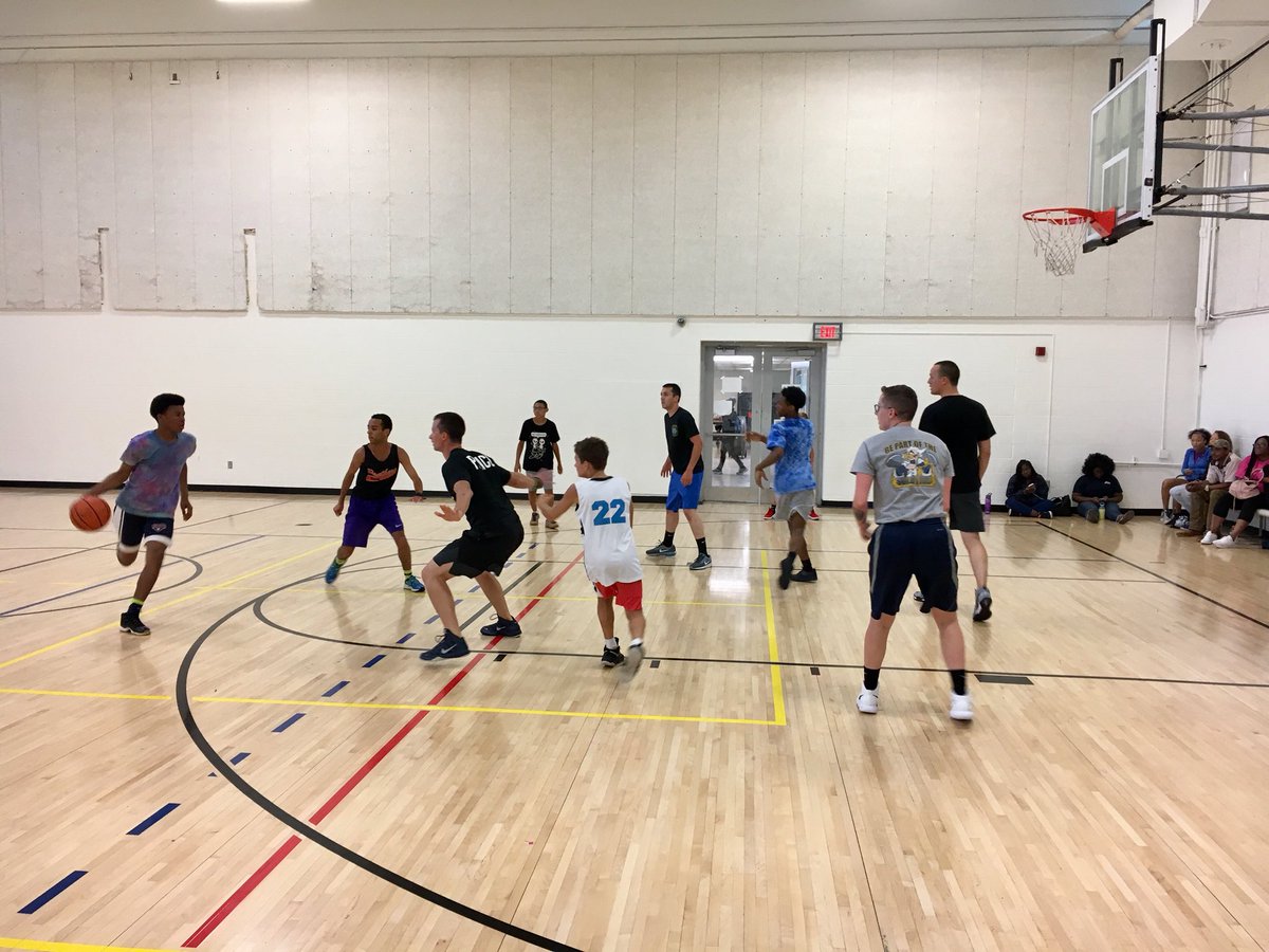 CityOfIowaCity's tweet image. Area kids took on some @IowaCityPolice officers in the annual #DoYouSeeMeNow basketball challenge. 🏀⛹️‍♂️👮‍♂️