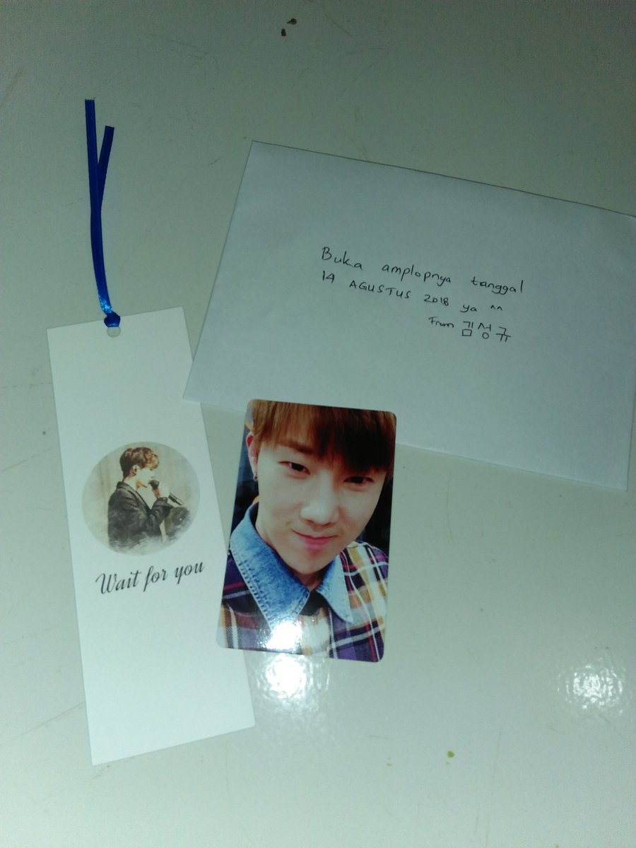 sweetomatooo's tweet photo. Just arrived >,< thankyou @WAITFOR21G everything look so beautiful 😘 and thankyou so much @karyndwiyanita @debbi_ya for help us and for many extras 😘😘 #waitfor21g #성규 #인피니트 https://t.co/7bbG17WLsK
