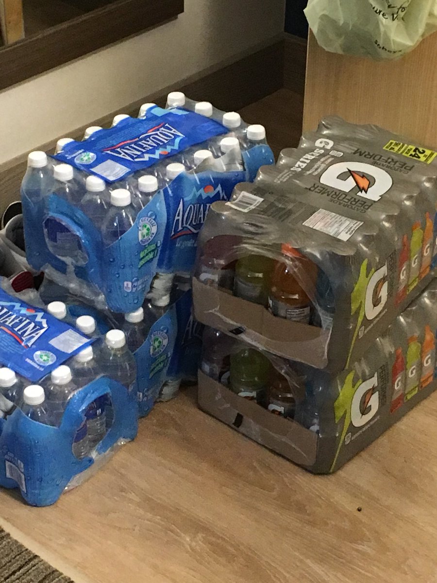 U17NLBoysBBall's tweet photo. #SummerFest2018 Rooms are stocked! Ready to compete... #WeAreTeamNL #U17 #PreppingForNationals https://t.co/aOsJsQbCo6