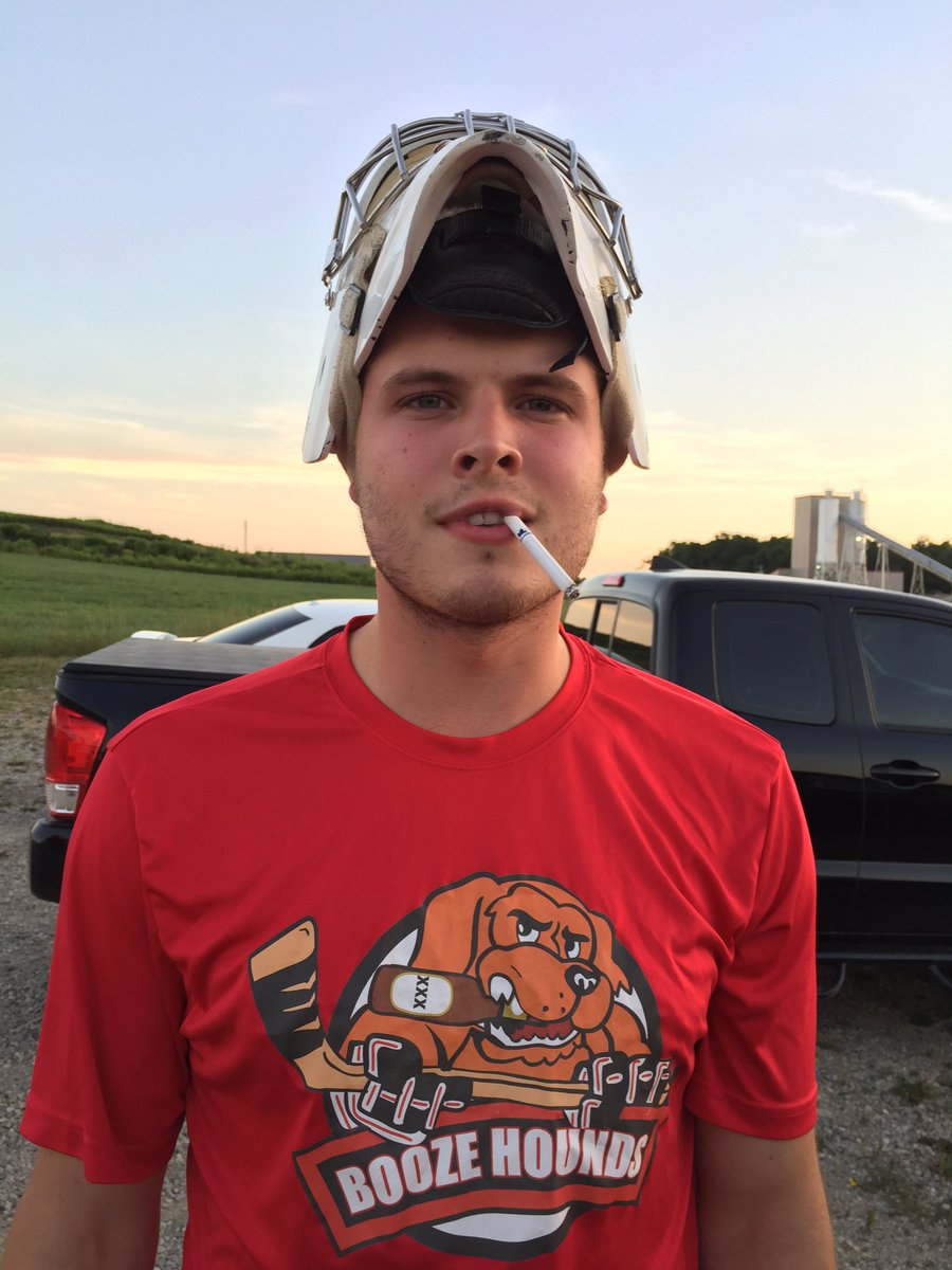 BoozeHounds_'s tweet photo. PLAYER PROFILE
Name: Austin Hoegy
Number: 81 
Position: Utility
Fun Fact: Uses two elbow pads and a shin pad as a jock. https://t.co/3v4sSm6Wx7