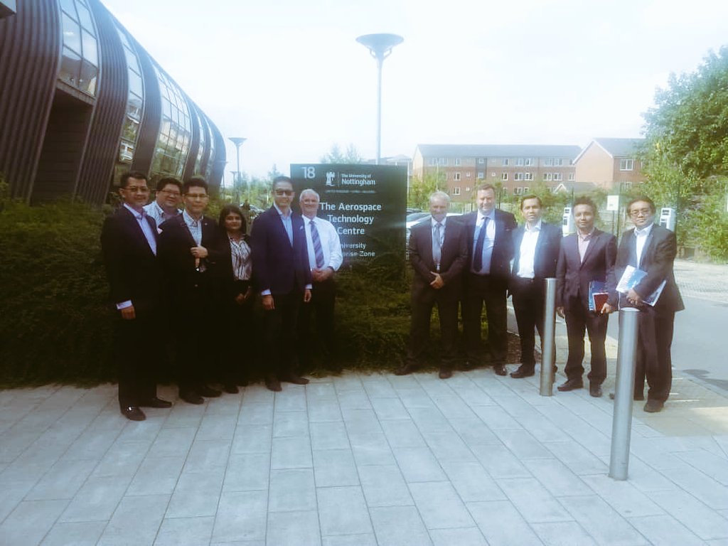 MITIMalaysia's tweet photo. NAICO MITI and AMIC organise technical visits to Ins.of Aerospace Technology, Uni of Nottingham in conjunction with @FIAFarnborough.The delegation consisted of @matrade
and Invest Selangor. Gaining insight on UK's current development on advance manufacturing technology and R&amp;T. https://t.co/vdgjVZ6jse