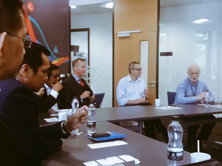 MITIMalaysia's tweet photo. NAICO MITI and AMIC organise technical visits to Ins.of Aerospace Technology, Uni of Nottingham in conjunction with @FIAFarnborough.The delegation consisted of @matrade
and Invest Selangor. Gaining insight on UK's current development on advance manufacturing technology and R&amp;T. https://t.co/vdgjVZ6jse