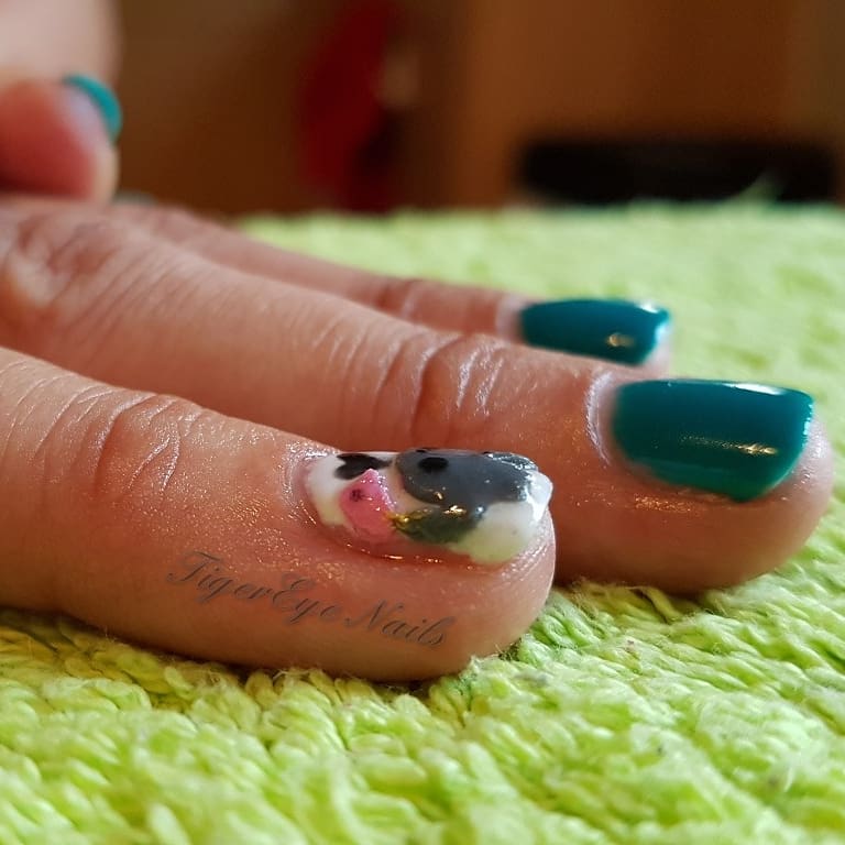TigerEyeNails's tweet photo. Baby Shower nails. @CuccioEurope #showscratch #gelveneer #gelpolish #babyshower #sculptedelephant #3dfun #Bluebird #pinkbird #nailartist #nailtech https://t.co/deln65GS1k
