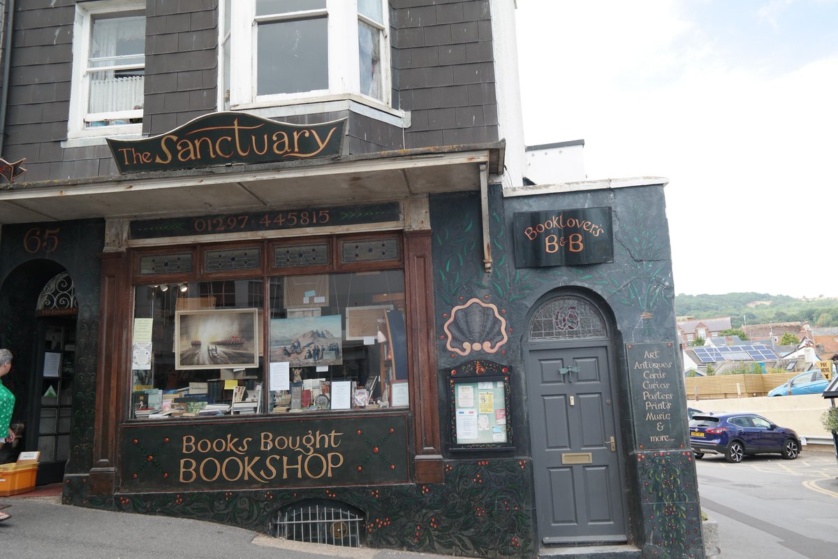 BooksInHandbag's tweet photo. Perfect bookish destination in Lyme Regis.  
A B&amp;B with a bookshop! 
I do like to be beside the seaside with books.
#booklovers 
#books
#Devon
#Travel https://t.co/3QjzcHkXQF
