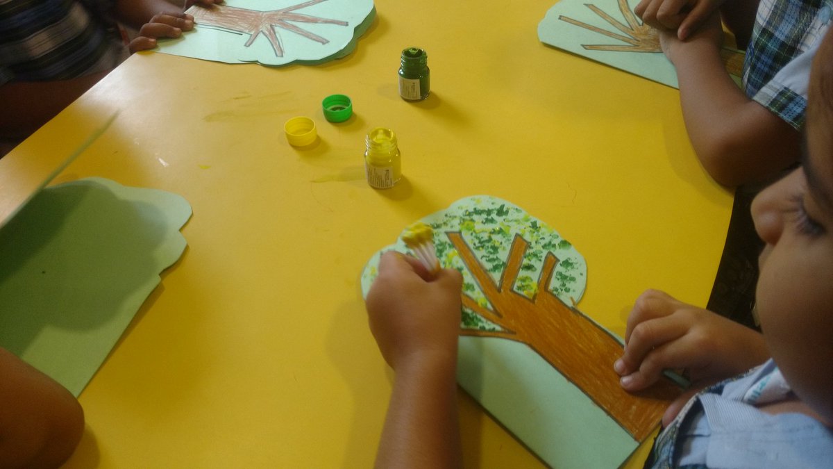 JyotikaMorris's tweet photo. Plantation Day Class Activity Save Trees to make pollution free enviorment and live in fresh air children enjoying the activity #funlearning #creativity #colourpainting @supritichauhan @sonambakshi @gaytri @nirupasingh https://t.co/c5190qYBlr