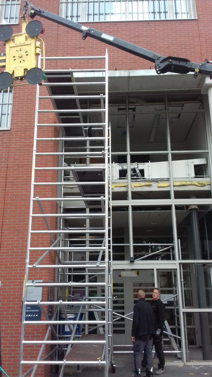 M2_ServicesBV's tweet photo. Nieuwe entreegevel geplaatst in opdracht van @GDPGN in samenwerking met @Chameo_BV voor DJI - PI Alphen aan de Rijn - Maatschapslaan #Montage https://t.co/1tk1FOLgSv