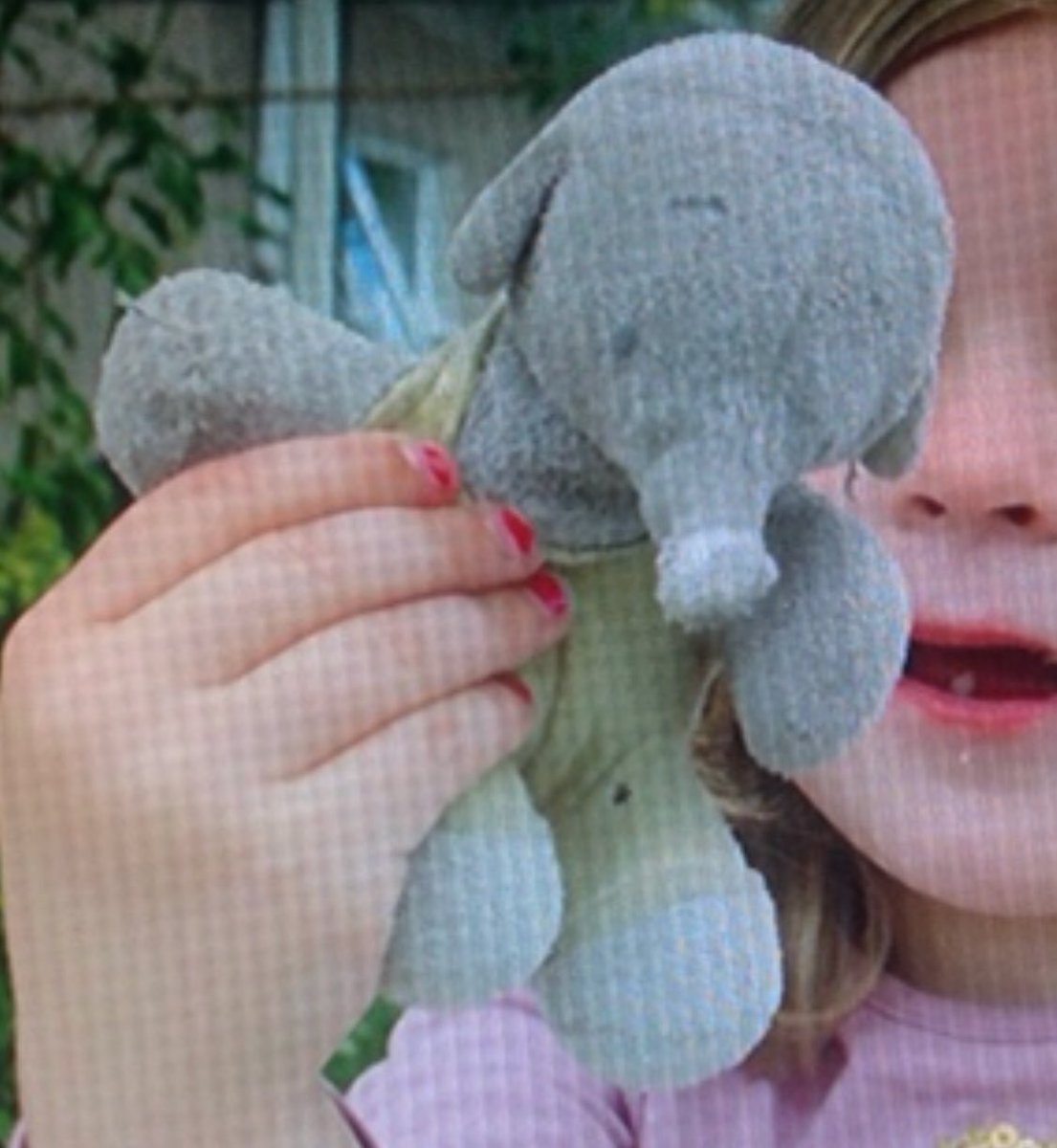 claire oakes tweet media