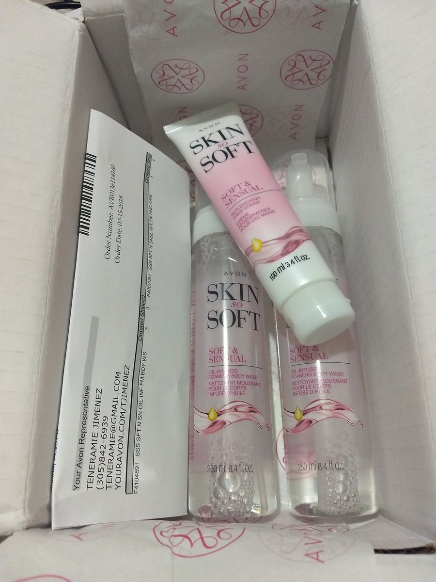 VeeWade's tweet image. Rev. @Teneramie did you personally pack my #Avon? It arrived sooner than I anticipated and I love the neat packaging! Keep up the great work! 😘😘😘 @AvonInsider
#MyAvonRepIsBetterThanYours
#ShesEveryWoman
#SkinSoSoft
