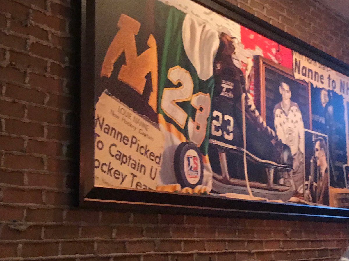 First trip to Tavern 23 tonight and eve got to meet Lou on my way in! Certainly won’t be my last! ⁦<a href="/DanBarreiroKFAN/">Dan Barreiro</a>⁩