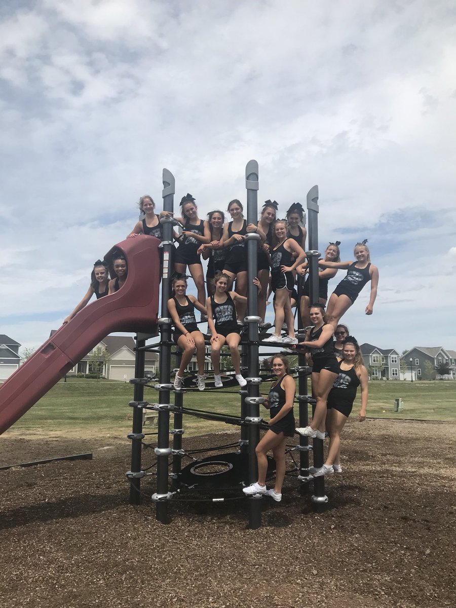 burlingtoncheer's tweet photo. Sometimes even high schoolers need recess 😂😉⭐️💙🤩🚀😆 #campbreak https://t.co/lrNH3UhO5j