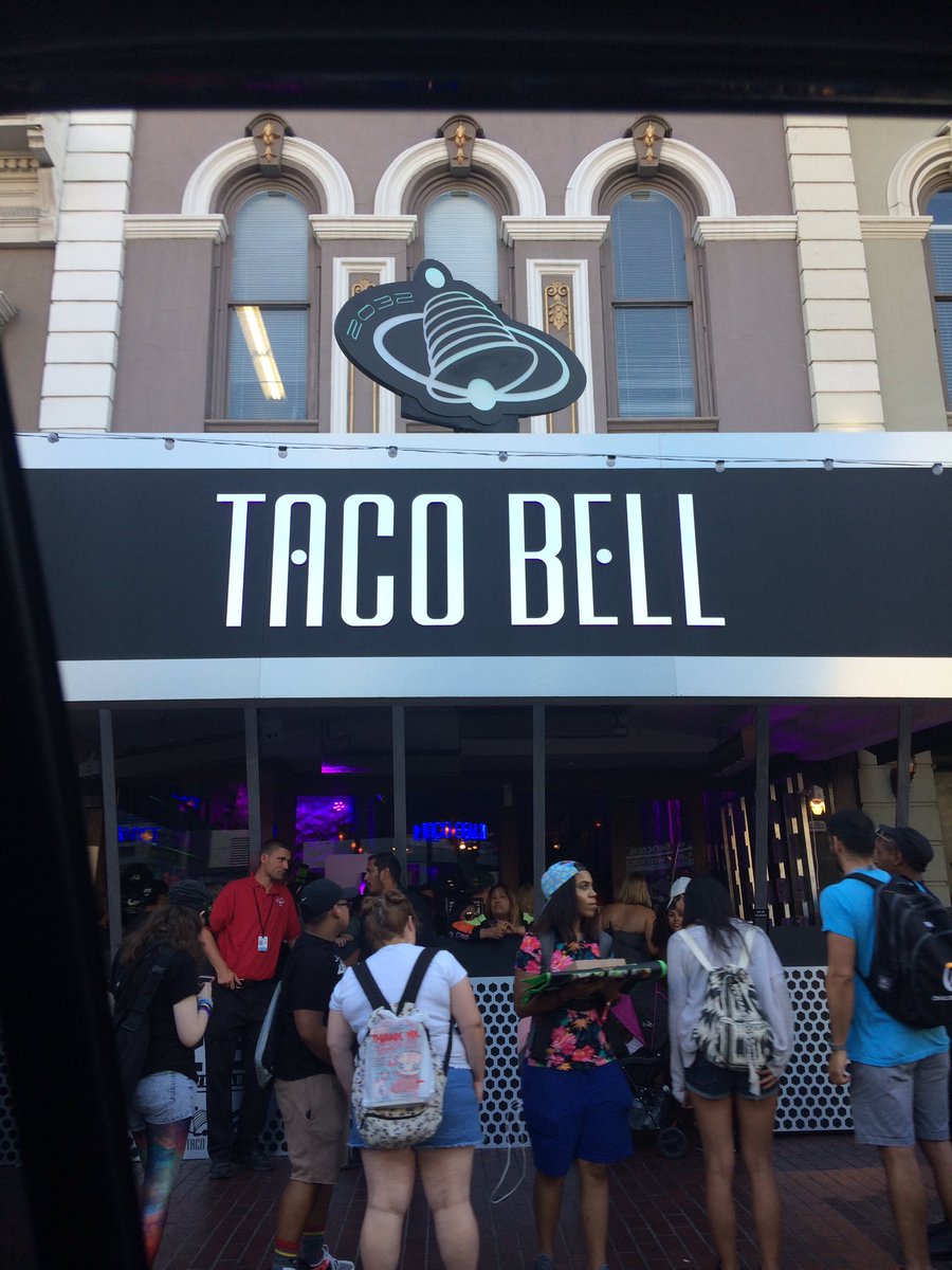 #demolitionman #sdcc2018 omg a girls dreams do come true <3 so in love with this pop up #TacoBell2032
