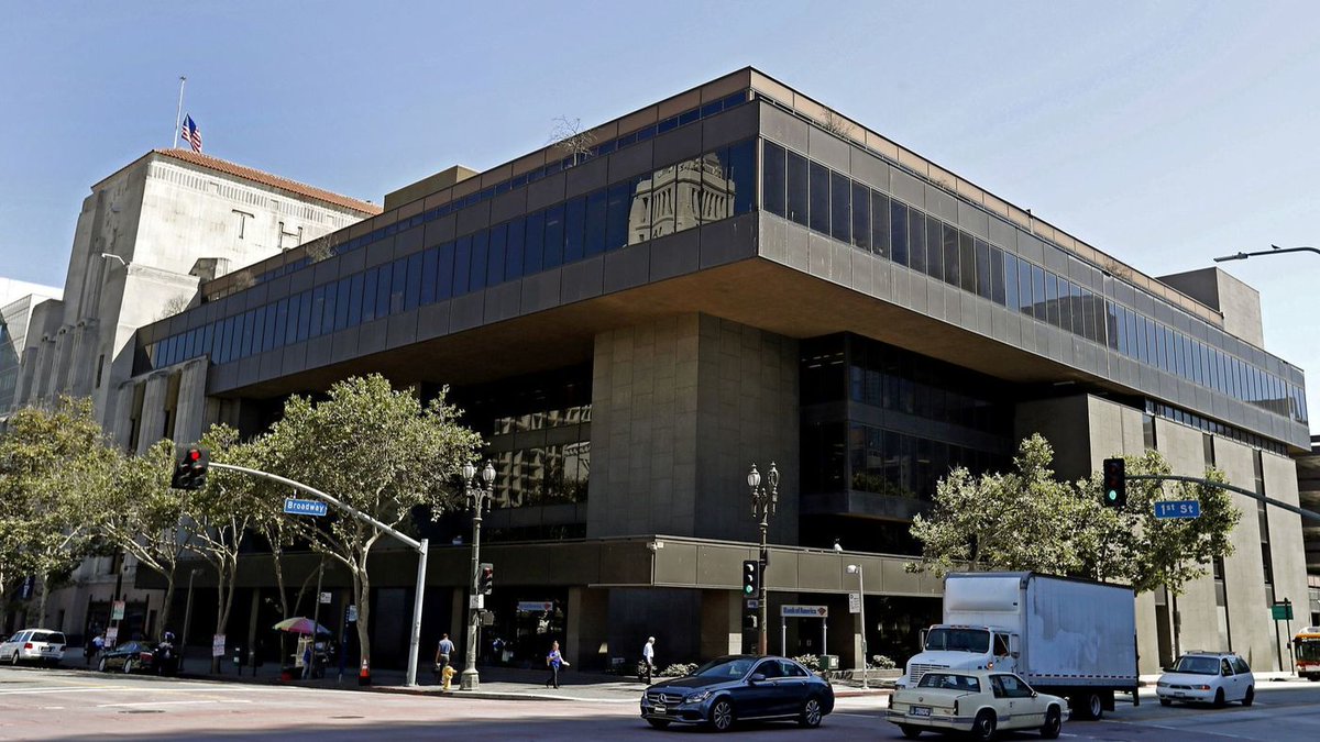 latimes's tweet photo. City commission will consider bid to declare Los Angeles Times buildings historic-cultural monuments https://t.co/MIUpCTI5W5 https://t.co/zimdAcOUoh