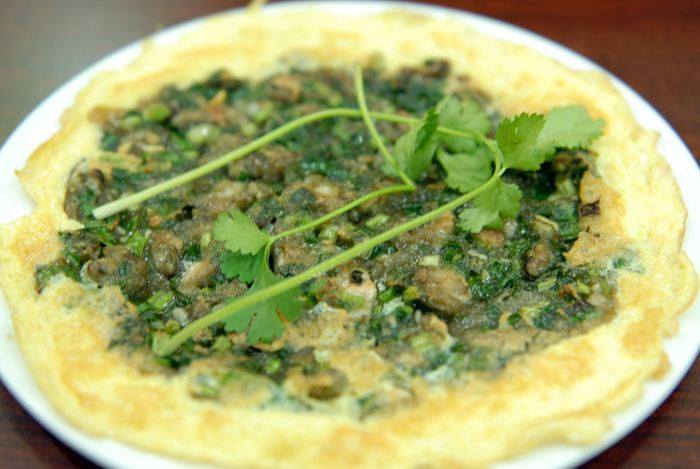 Dallastzz's tweet photo. The oyster omelet is a common home cooked delicacies, originating in Quanzhou, Fujian Province, and it is one of the most classic traditional delicacies in Eastern &amp; Southern Fujian and Taiwan etc. https://t.co/dt6sKFZTZo