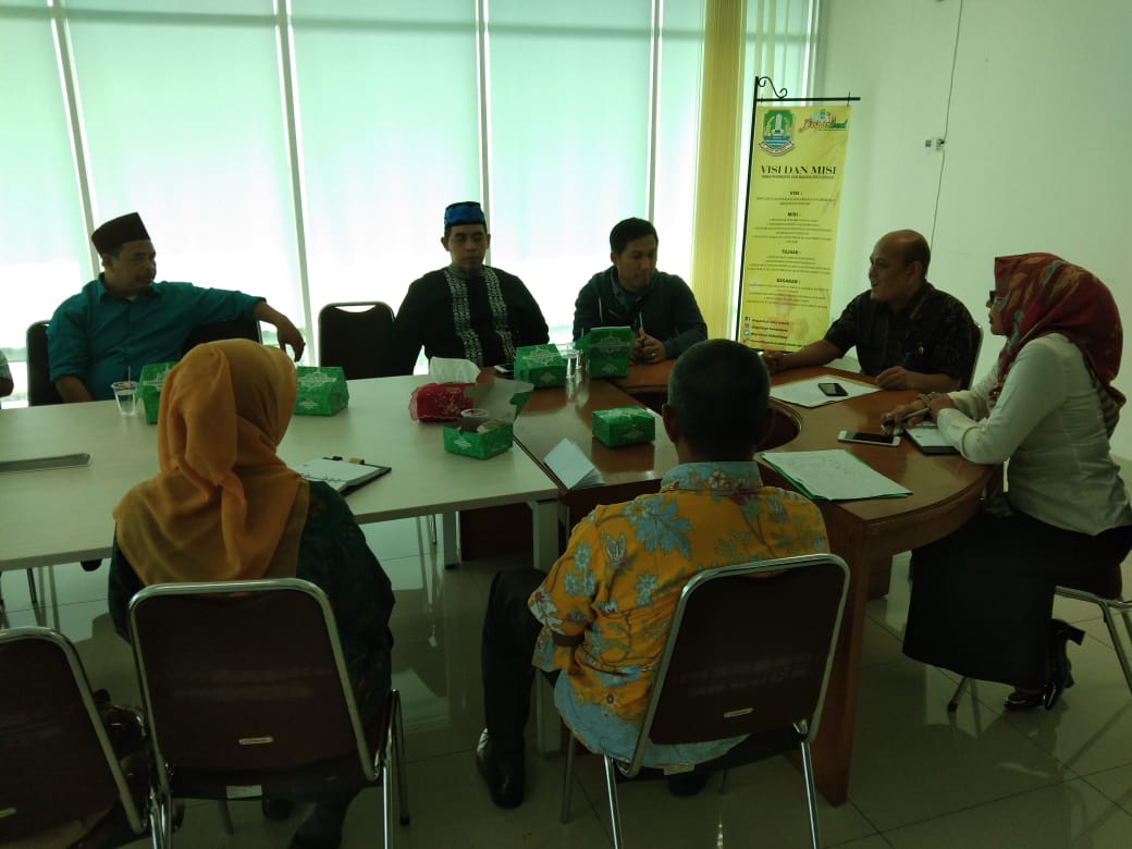 disparbudbekasi's tweet photo. Rapat persiapan kegiatan Babaritan (sedekah bumi) dan Kegiatan Lebaran Betawi.
#disparbud.bud https://t.co/fkX5OGJBFS