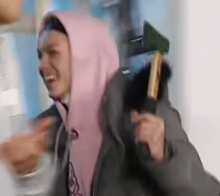 BonnieBarzz's tweet photo. @martina_sama I can’t even think of a comeback because am so tired, but when I wake up tomorrow, be ready to be dragged by your edges. P.s Youngjae hasn’t got a di- nvm, I’ll drag him tomorrow too. https://t.co/L4b184GAnb