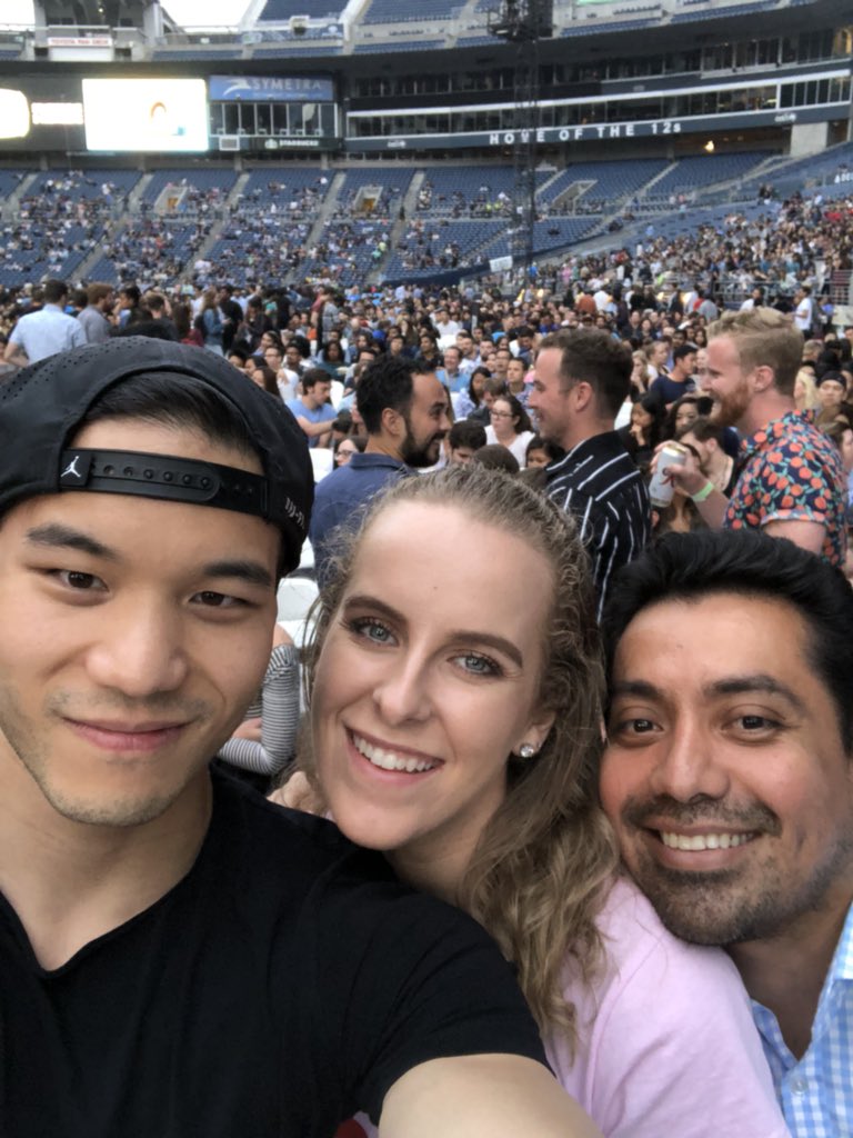 JasonCL's tweet photo. #PrimeDay2018 #BePeculiar @ddlovato https://t.co/MIubqvVYil