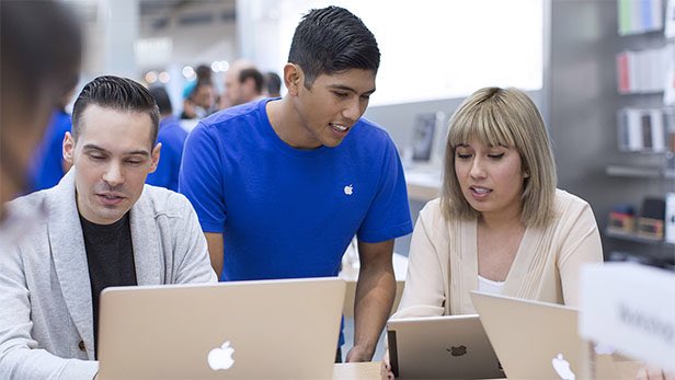 thexclu's tweet image. 对于Apple Support icon的想法，为什么选择了渐变蓝作为背景？然后悬挂着在右边？再看回Apple Genius的Tee。大概就可以找到答案了。 #AppleIcon #AppleGenius #appledesign #icondesign