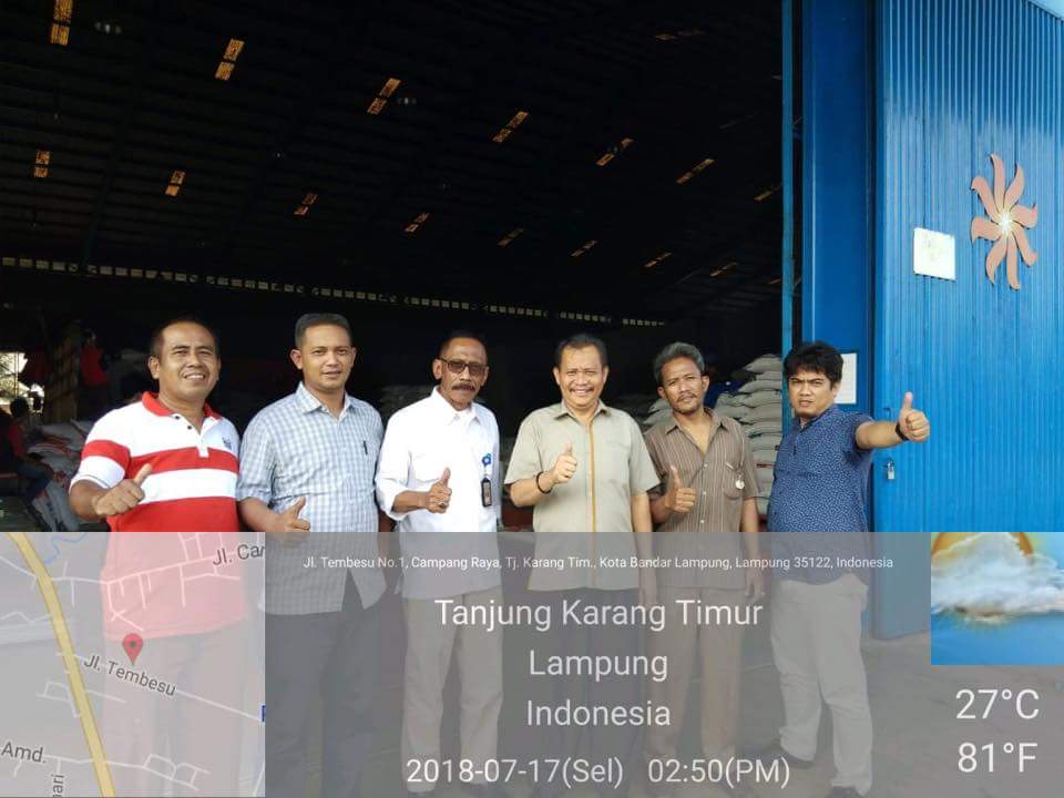 itjen3kementan's tweet photo. Bandar Lampung (17/7), Tim Sergab Itjentan kembali melakukan serapan gabah dan beras petani setelah libur panjang Lebaran kemarin. #Bekerja #SERGAB #Petanisejahtera #Bangsaberjaya https://t.co/WCHMlHJhay