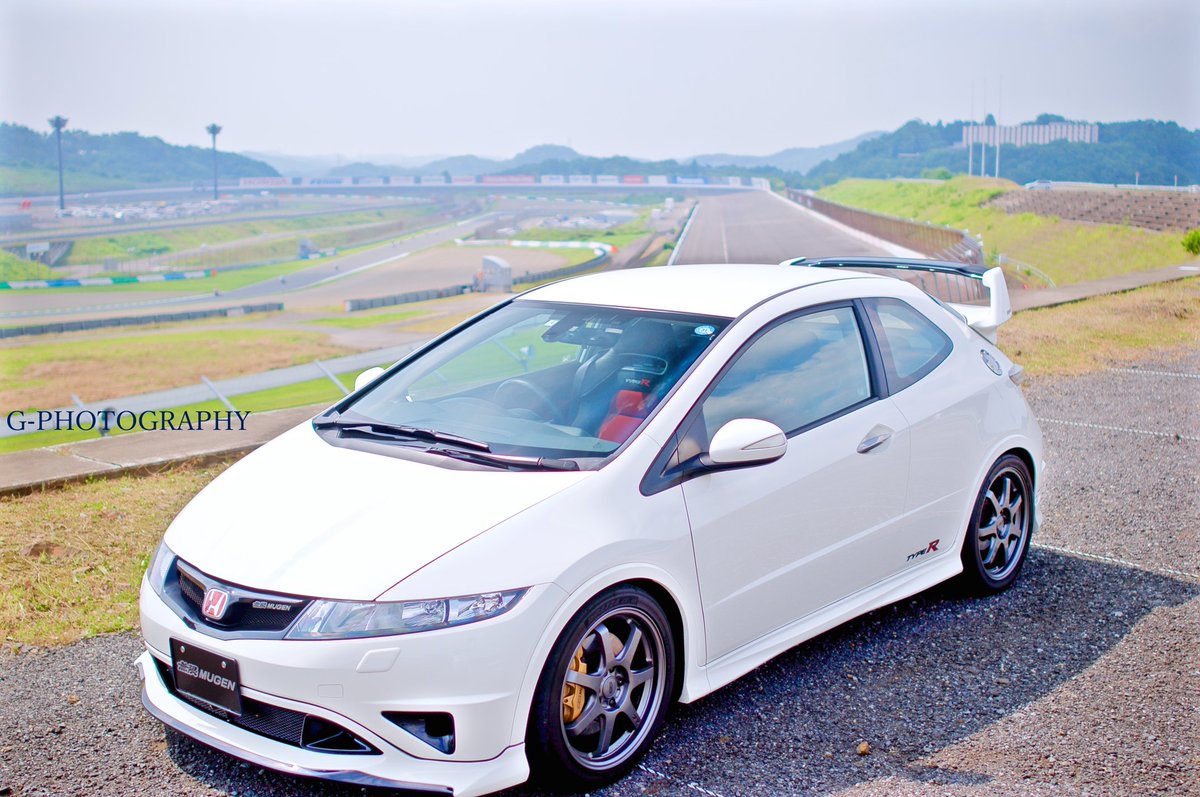 ぐっちょ Pa Twitter Civic Mugen 限定台で日本ではこの1台のみ 無限rrと同じエンジン搭載で気持ちよく加速します 笑 内外装だけではよく見かけるfn2と同じところが憎い Fn2 Fd2 Fk2 Fk8 Civic シビック Ukcivic715 Carphotography かっこいいと思っ