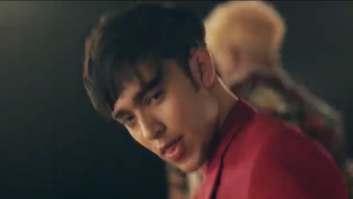 MYJOELPIMENTEL's tweet photo. Esa miradita 😏 jaja! Te adoro 😍 amé el video #SeVuelveLocaCNCO @itsjoelpimentel https://t.co/YK1kHMoVfy