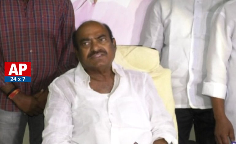AP24x7live's tweet photo. కూల్ అయిన ఎంపీ..!!
@JaiTDP #JCDiwakarReddy @ncbn
#tdpvsbjp #bjpvsall #monsoonsession #congvsbjp #Parliament #noconfidencemotion #dmkvsbjp #ndavstdp
#AP24x7
Watch Full Story ------>https://t.co/4gmCMtYNw6 https://t.co/ilXVDEKP1A