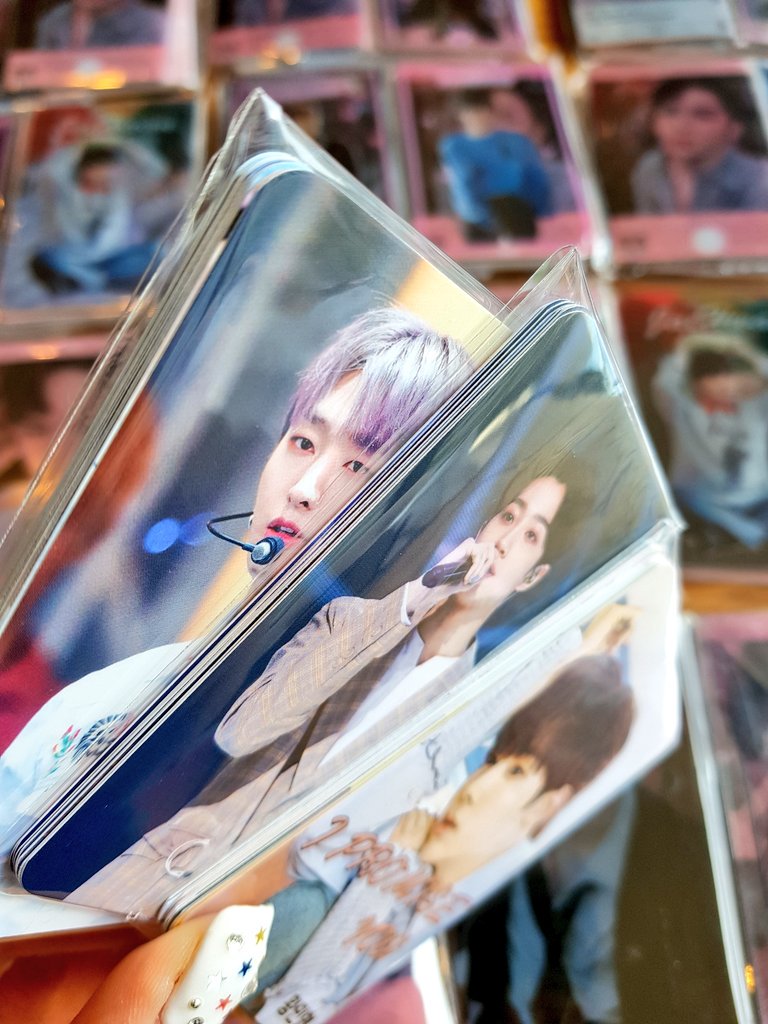 Daniel_Kang_96_'s tweet photo. 💐 워너원 데뷔 1주년 나눔 이벤트 💐

벌써 데뷔한지 1주년이네용❤
그래서 작게나마 나눔 이벤트 합니다!
그냥 넘어갈순없죠😍

✔ 포토카트 (11명 3종류) + 투명포카 14장
✔ 우리원11명이니 11명 추첨해요🤣
✔ 우편비도 제가 부담!
✔ RT 추첨 3분, 축하멘션 8분.

당발은 다음주 주말이요♡ https://t.co/nNWZgVZFwh