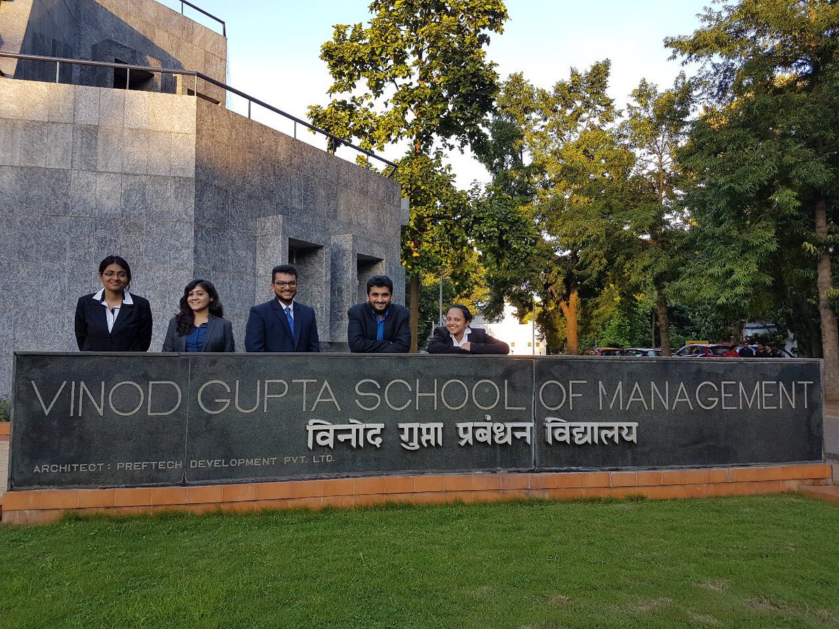 VGSOM_IIT_Kgp's tweet photo. Kickstarting #Vaarta #Autumn18 with a stellar #session on #Digital #Media and #Marketing by @NeelPandya #Head #media & #digital from #Loreal @VGSOM_IIT_Kgp #new_term https://t.co/2JumYD9XgE