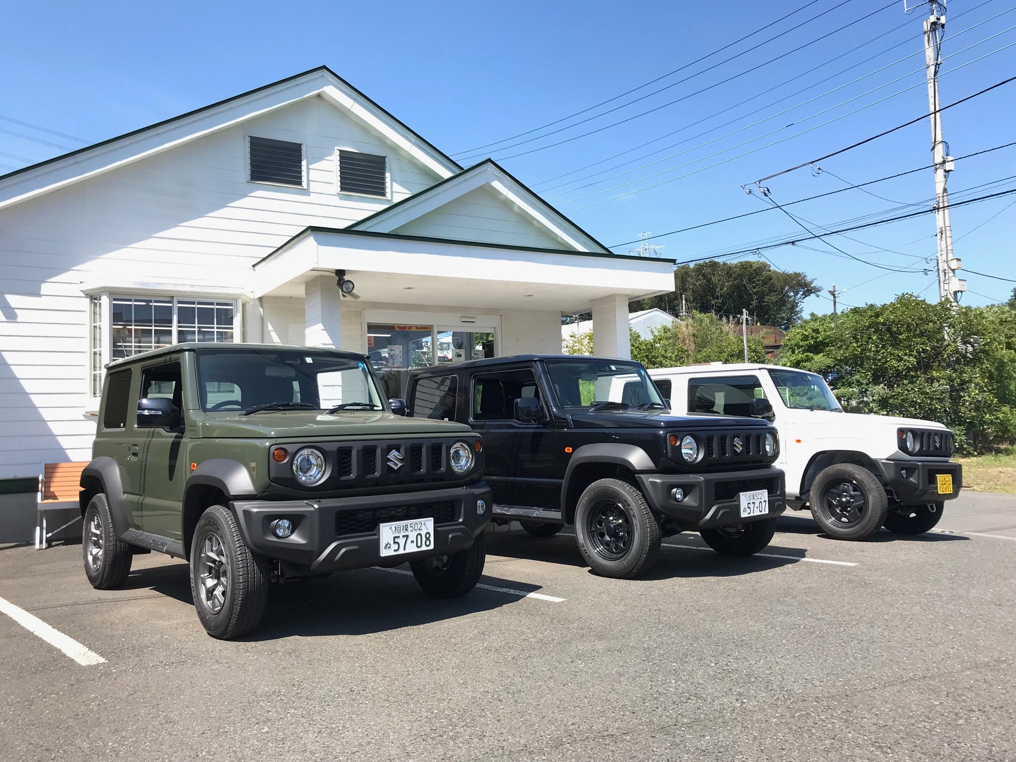 Apio Life Is Jimny ついに 新型ジムニーシエラ Jb74 のナンバー が来ましたーーーー 明日からjb74 At車ご試乗可能となります T Co Okpj1ldiav Twitter