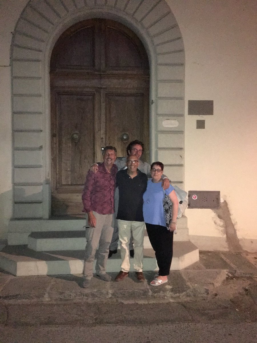 mchutty62's tweet photo. Quasi mezzo secolo dopo...ma non è cambiato niente! BMM boys.. #lanostrascuola #personggétti #De Mattias  #viadellecampora https://t.co/NM1o1WjOiM