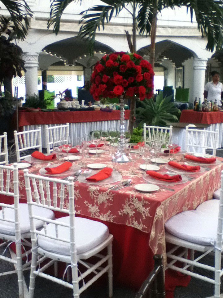 altitopaz's tweet image. Si te quieres casar una mesa montada así deberías tener ??? ... Kawaii