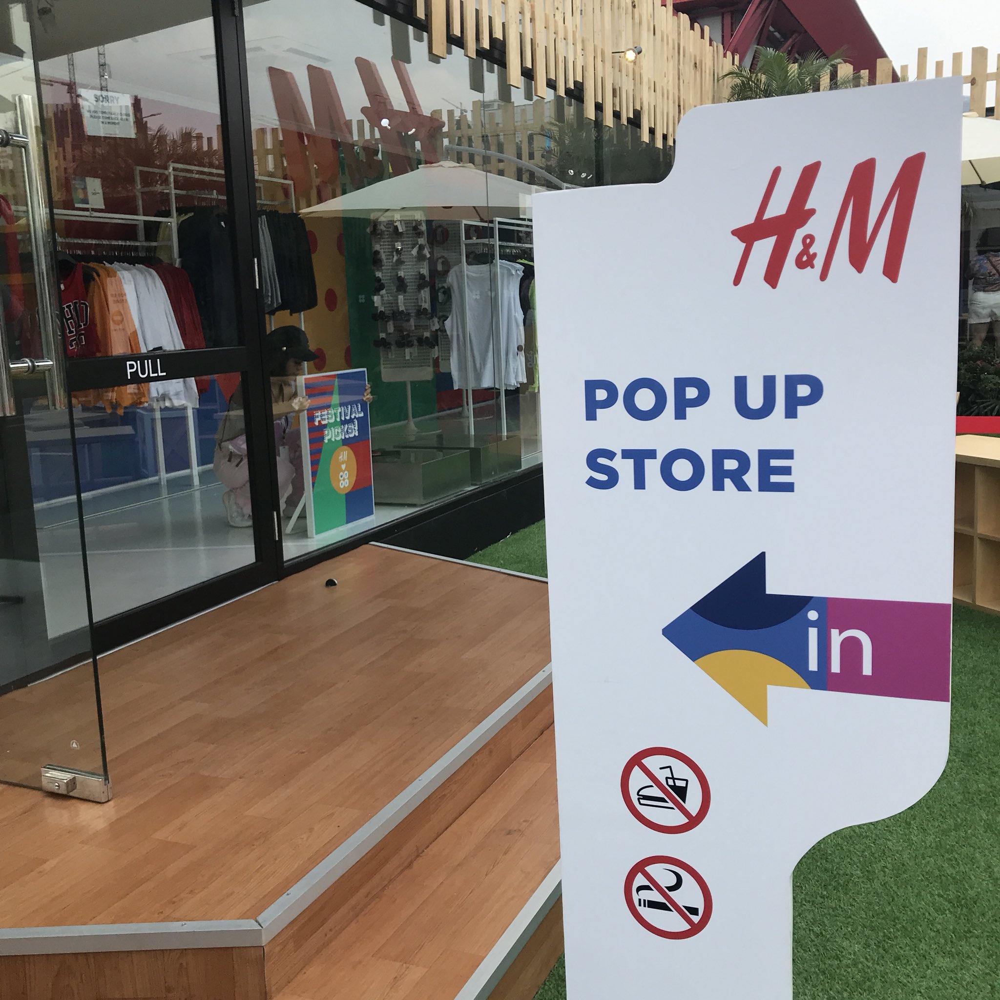 H&M on Twitter: 1 of We The Fest 2018. Come to H&amp;M's booth with your friends and have some fun at our photo booth and braiding station! You can also