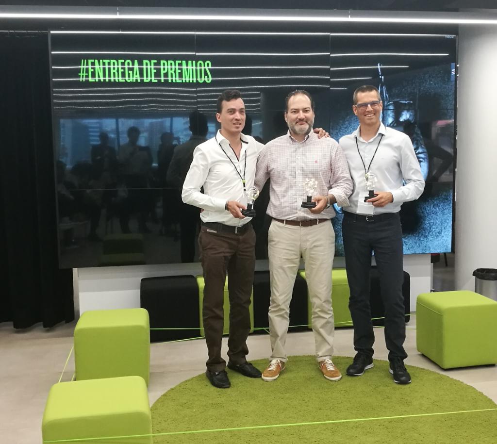 ¡Tenemos ganadores! 🏅🏅🏅 ¡@letsgoi_ es la mejor solución digital de esta tercera edición de #StartupsFight!

🥇 @letsgoi_ 
🥈 <a href="/garagescanner/">garagescanner</a>
🥉 <a href="/rideshotl/">Shotl</a> 

¡Muchas gracias a <a href="/AWAAIT/">AWAAIT</a> <a href="/greenurbandata/">Green Urban Data</a> y <a href="/Lowbus/">Lowbus</a> por participar!
deloi.tt/2uOEns0
