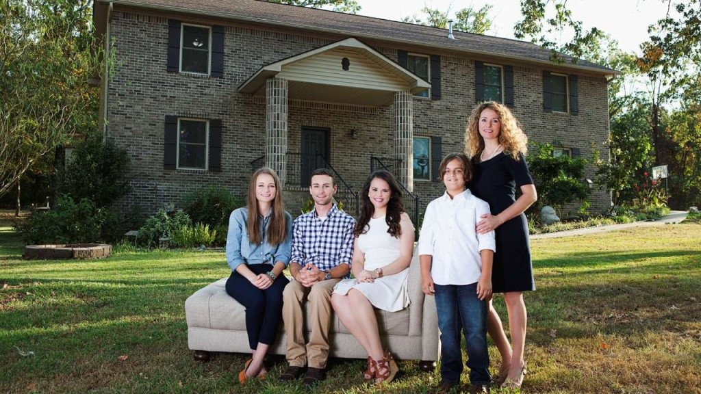 Charmy_5's tweet image. Woman Built Her House Watching YouTube Tutorials readersstreet.com/2018/07/20/wom…