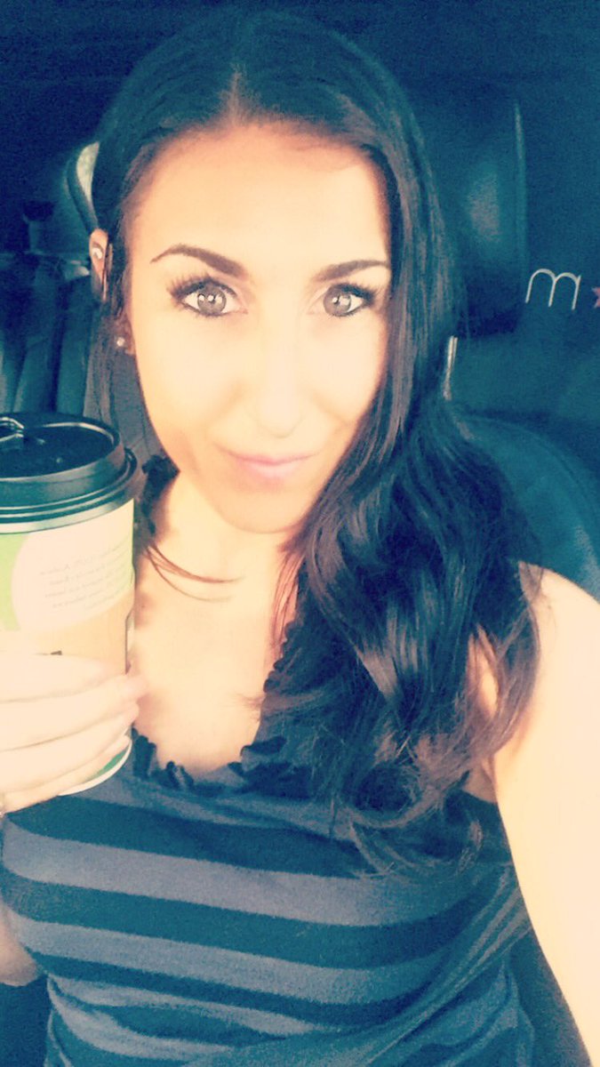 jackiefitgirl's tweet image. I am a #coffeequeen now this 7 hour road trip won’t be so bad☕️