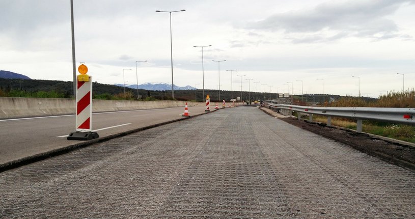 MaccaferriWorld's tweet photo. Watch the video of our #asphaltreinforcement product #RoadMesh being installed on the E75 motorway #Greece:
https://t.co/jUUYAh1eUc https://t.co/WzEYNE87ac