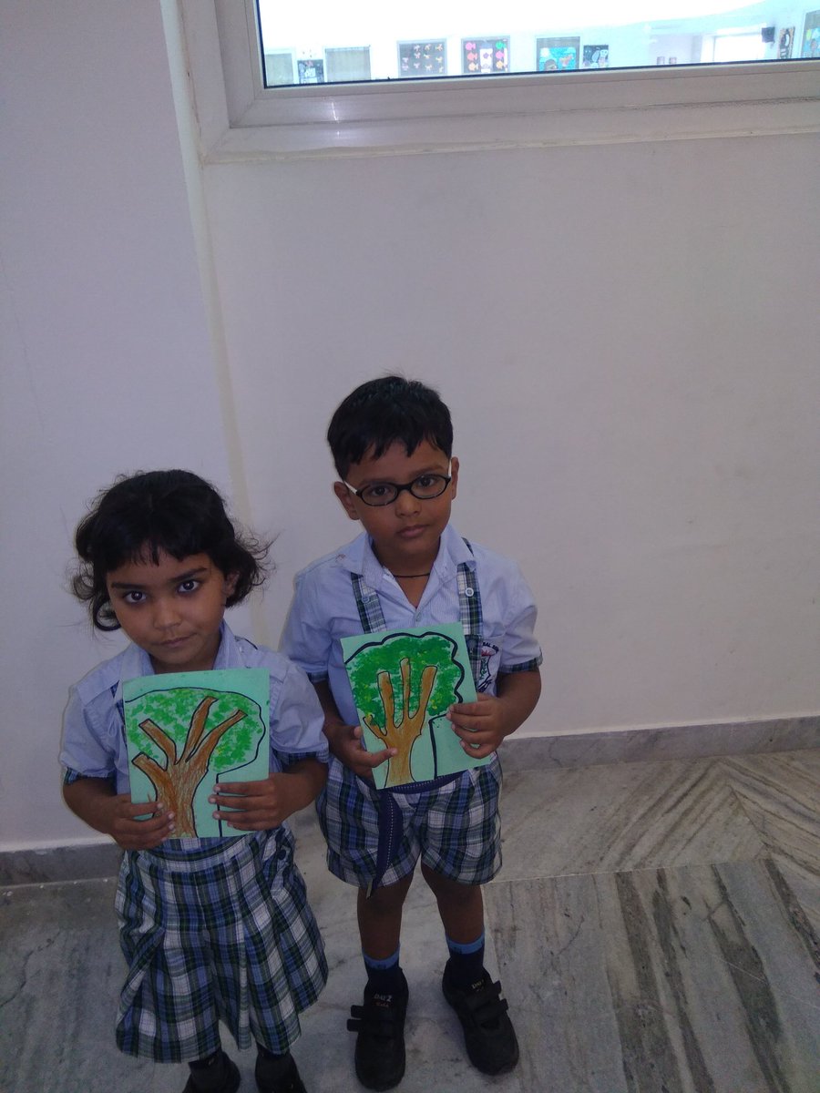 payal_parti's tweet photo. Trees is very important for the survival of mankind in our mother Earth
Little babies of sunflower #creativity #imaginative #funleaning @supritichauhan @rgsnoida https://t.co/LLlk92qjdp