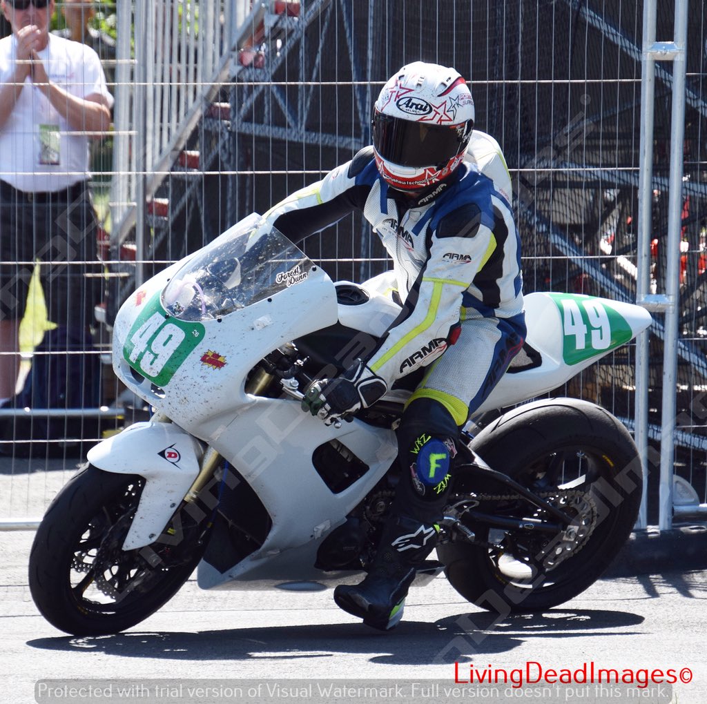 FireStallion666's tweet photo. #iomtt18
#lightweightrace #glencrutcheryroad #sidecarrace #sidecars #cregnybaa #roadracing #timotheemonot #johnholden #leecain #davemolyneux #dansayle @forest_dunn @DanSayle @MotofestIOMTT @ttscwebsite @LivingRoadRaces https://t.co/bUU9JDGhDg