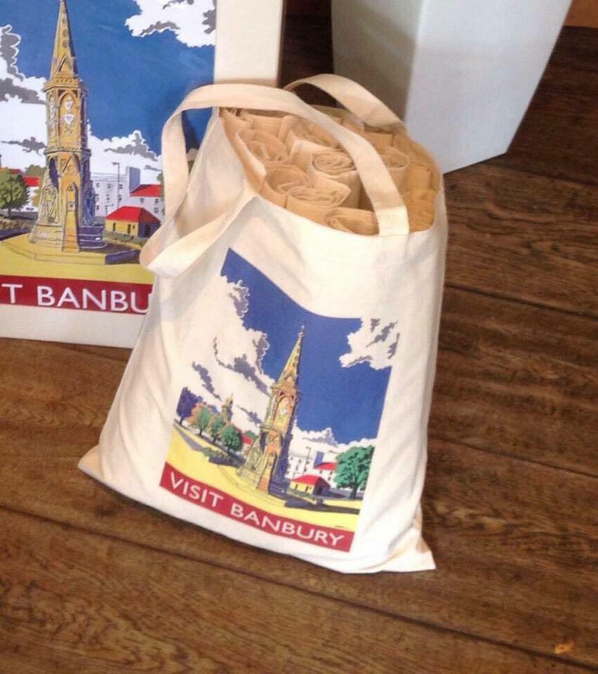 BanburyBID's tweet photo. More Friday Follows 🙌🏻 3 reasons we 💙 @VisitBanbury 

1️⃣ promotes Banbury
2️⃣ community at its 💙
3️⃣ cool branded bags!

#WDYT #BestofBanbury #FF https://t.co/WXKHP0vAin