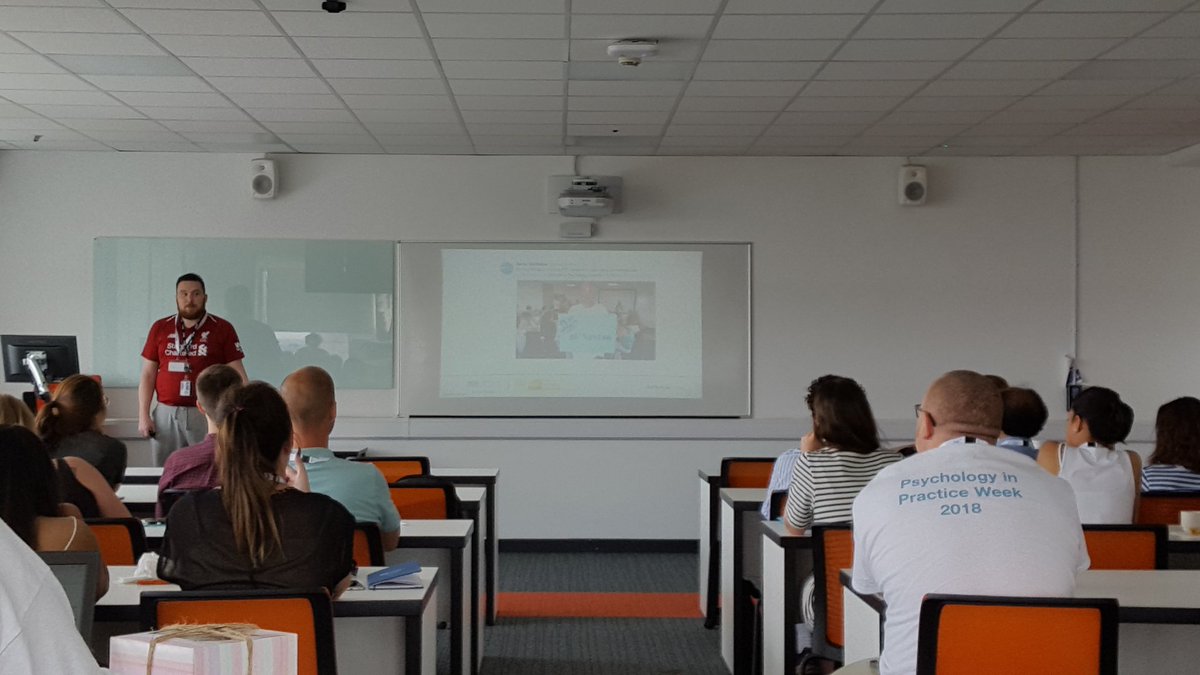 DominicPetronzi's tweet photo. @Dr_PhilClarke reflecting on a week with our brilliant students. What a fantastic group! Been a pleasure getting to know them. Here's to exciting times ahead!! #udolpip #udolpsych #pipweek https://t.co/2iLKnBR8bL