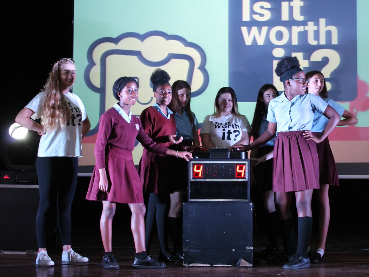 WilmingtonGSG's tweet photo. Brilliant, hi-energy e-safety session 'Is it worth it' delivered by @AmelixYP . Equipping students to stay safe online.  @PCCKent @natonlinesafety    @LarissaEddieUK https://t.co/ZhmMrX0wA4