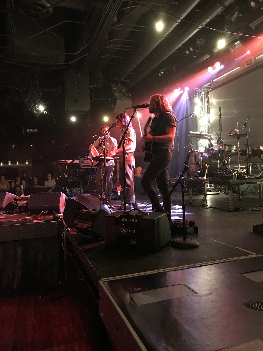 lostingratitude's tweet photo. You really absolutey donโt want to miss this tour. This was honestly a dream tour and Iโm so thankful to be able to have witnessed such talented artists. Thank you @AnthonyGreen @GoodOldWar @thefoundwild #avalon10year #anthonygreen #goodoldwar #thefoundwild https://t.co/a2oBQWtNmb