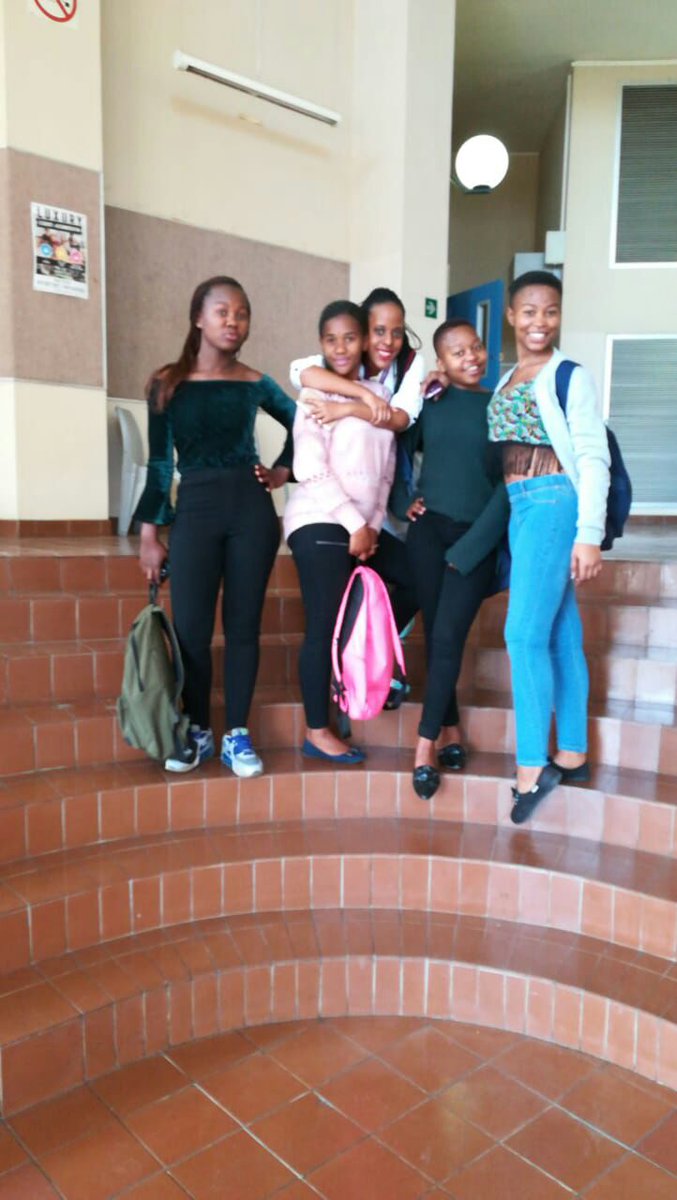 SVulangile's tweet photo. #CampusLife😝😚 https://t.co/kc3EgS7lXf