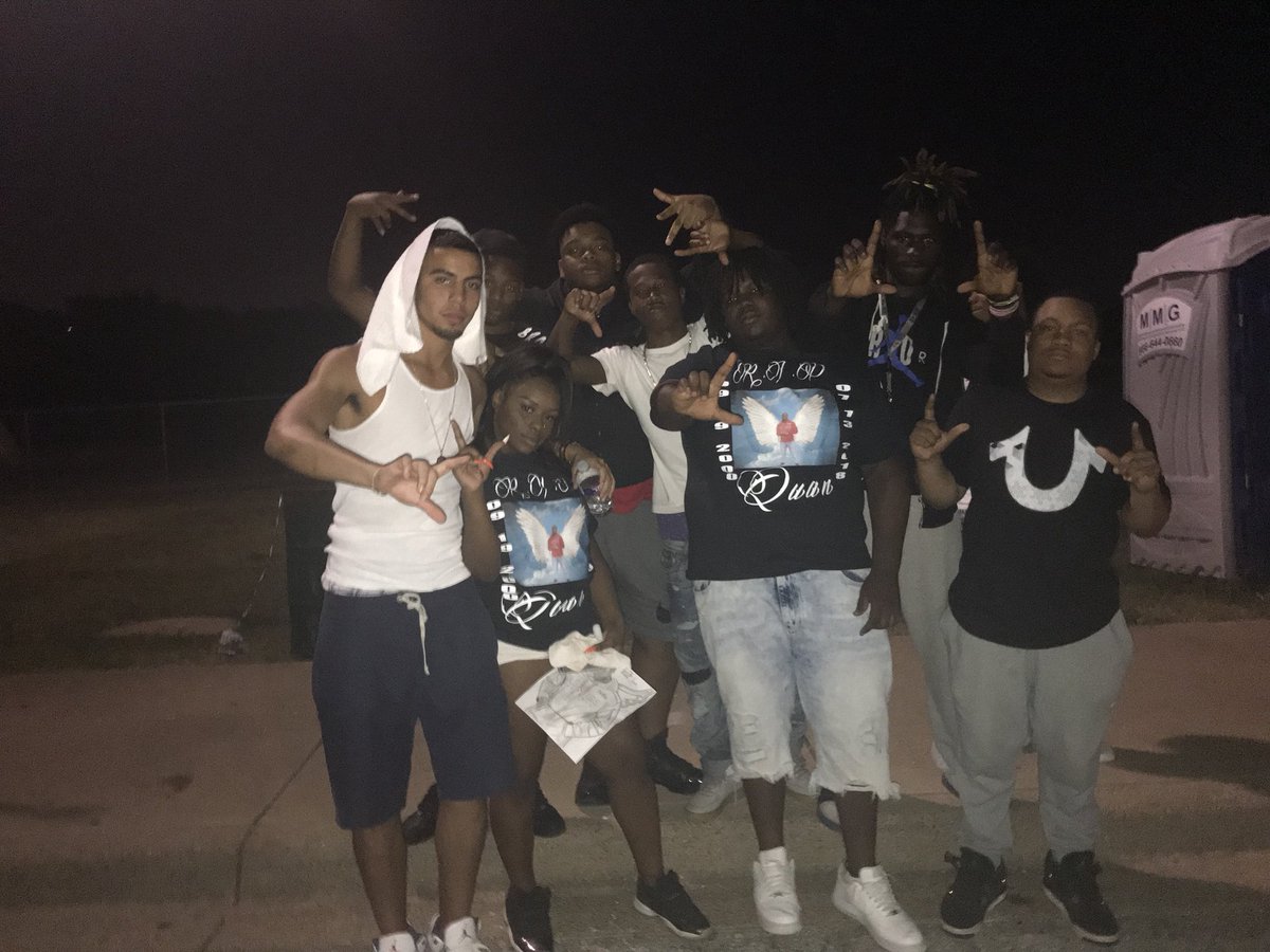 cakedupdee's tweet image. “I can only imagine and wish he went another way , my home gone” 😢 
Lord knows i can’t hurt like this no more , we lost a real one but We ain’t letting no more go ❗️♿️ 
#LLQ 💙🤞🏾 #InQuanWeTrust 😇